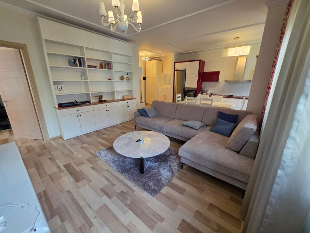 🏡 **FOR SALE: 2+1 Apartment with 2 Bathrooms 🚾 &amp; 1 Balcony 📍Liqeni i Thatë – FZ Residence | 105 m² 🌇 | 5th Floor 🔥 | Title Deed | Fully Furnished (€230,000 💸) 🌐**