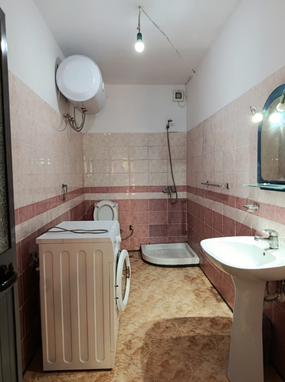 Qera | Shtëpi private 1 + 1 | Rruga Todi Shkurti | 350 €/muaj
