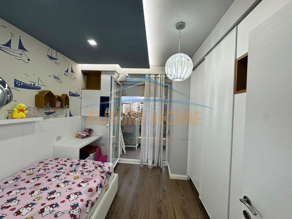 Shitet, Apartament 2+1+2, Kompleksi "FZ 2", Liqeni i Thatë.