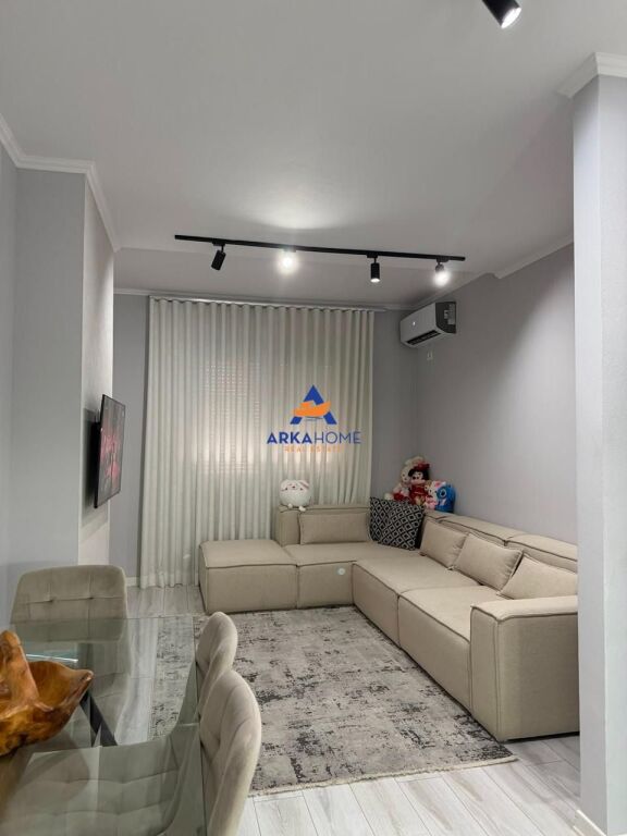 JEPET APARTAMENT ME QERA 1+1+BALLKON 'LIQENI I THATE, RRUGA PETI" 65.000 LEKE