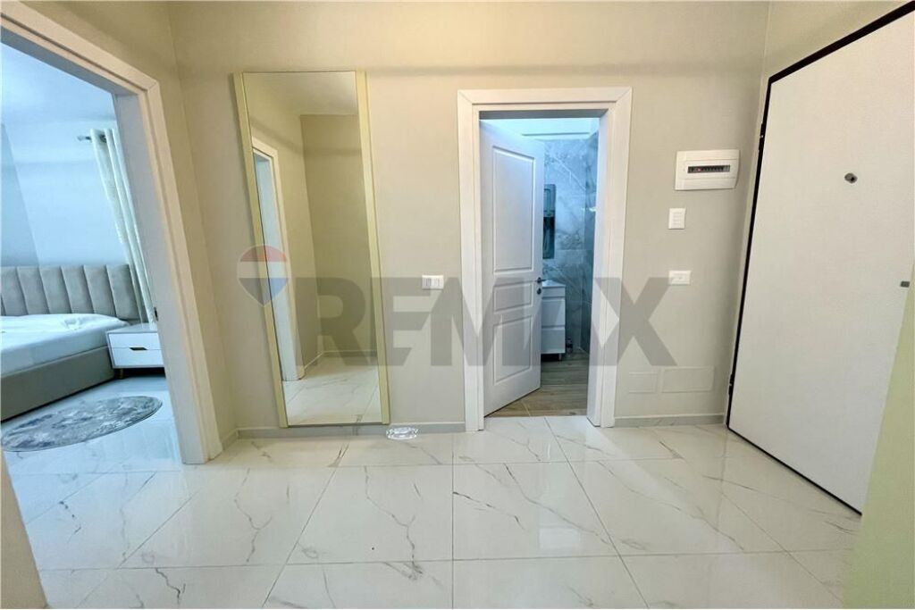 Apartament 2+1 + parkim ,tek Prokuroria e Tiranes