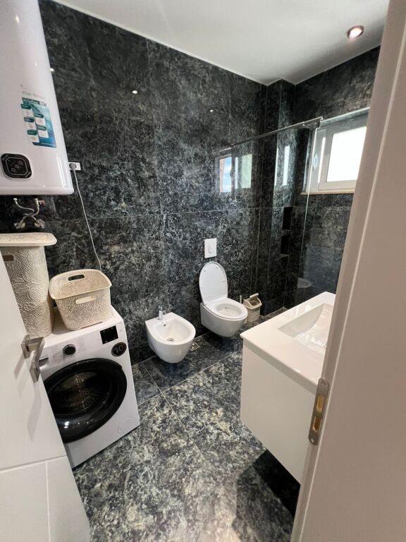 Shitet Apartament 2+1 në Lagjen 17, pranë Ujësjellësit, Durrës