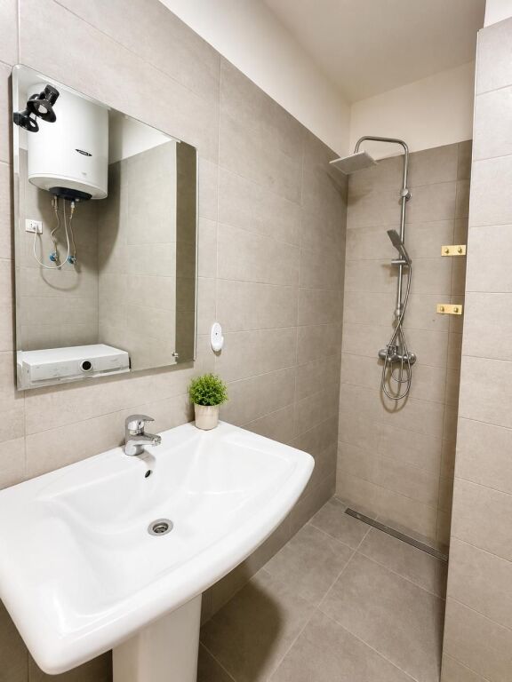 Apartament 2+1 me qira tek Fush e Aviacionit