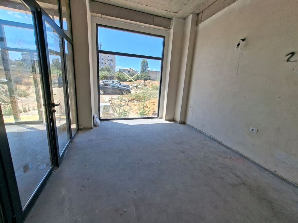 Rent | Ambjent Biznesi | Bulevardi i Ri | 350 €/month