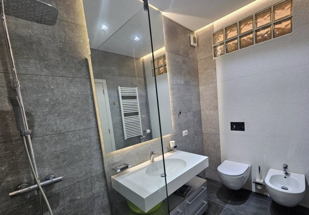 PREMIUM APARTAMENT 3+1+PARKIM PRANE KOPSHTIT BOTANIK