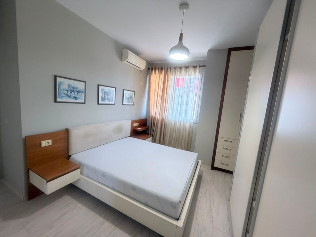 Apartament 2+1 me qira tek Ura e Selites! – další