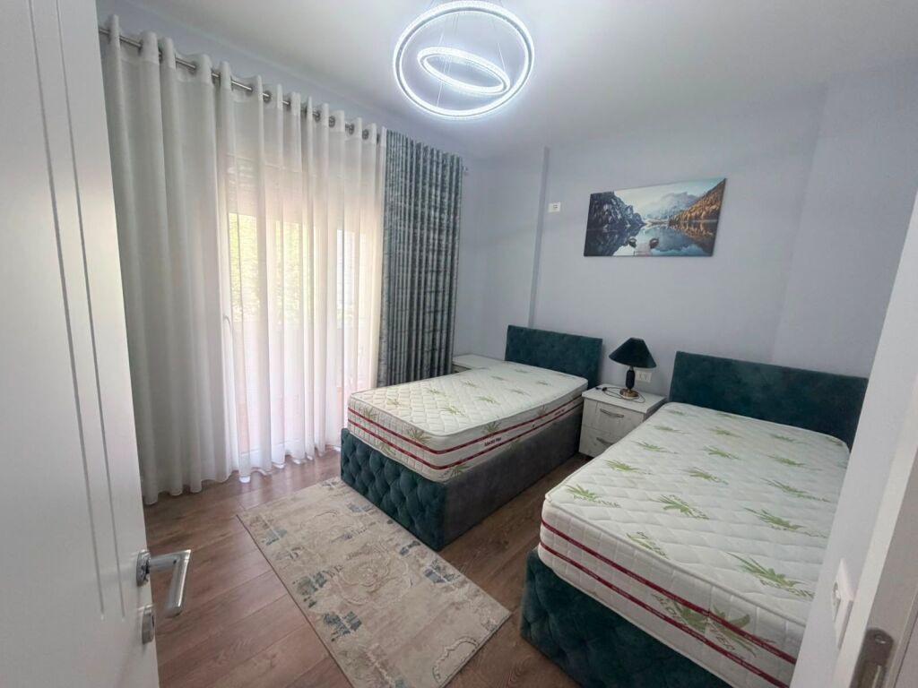 Affittasi Appartamento 2+1+1 Balcone SCUOLA NAIM FRASHERI