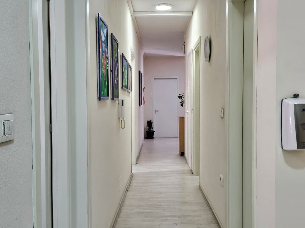 Apartament 4+1+3 ne shitje Pazari i Ri!