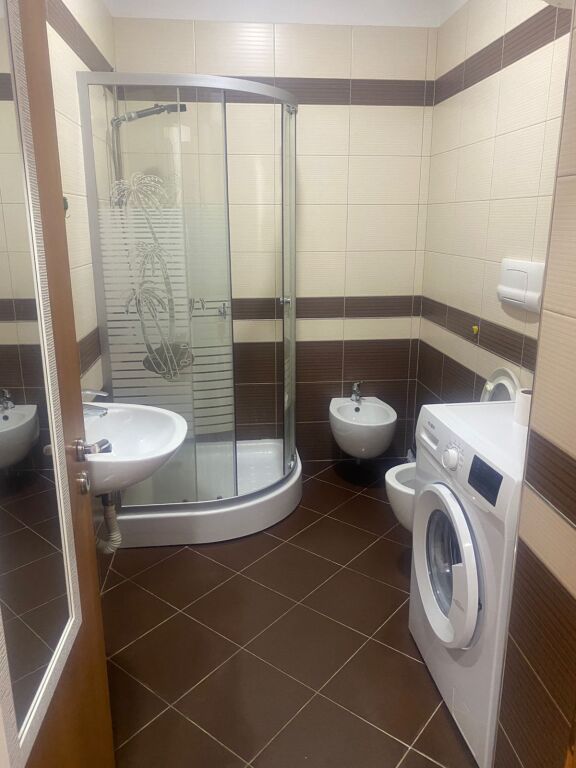🏡 Apartament 1+1 me qera 📍Don Bosko💰Çmimi: 65.000 lekë/muaj ❗️i diskutueshëm