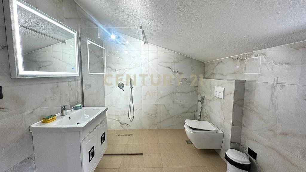 Jepet me qira apartament 3+1+2 tualete tek Vilat Gjermane!