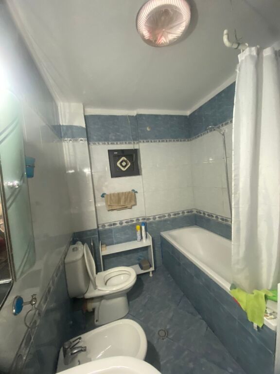 🏢Selvia,prane Spar,jepet me qera, apartament 2+1,i mobiluar 55,000 Leke