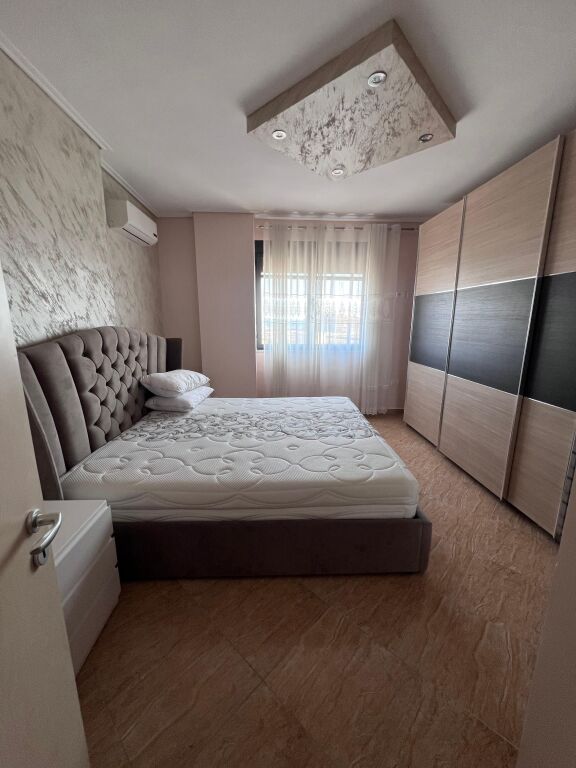 Jepet me qera apartament 2+1