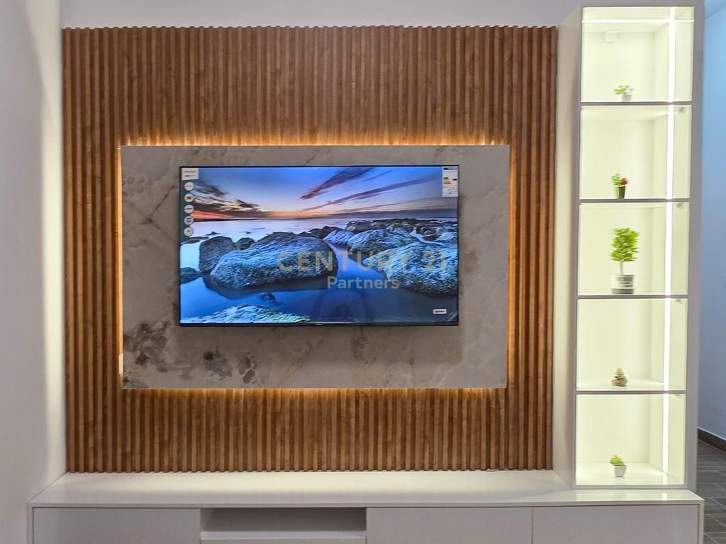 JAPIM ME QIRA APARTAMENT 1+1 &amp; POST PARKIMI TEK ALTURA TRADE CENTER BULEVARDI I RI 700 € /Muaj