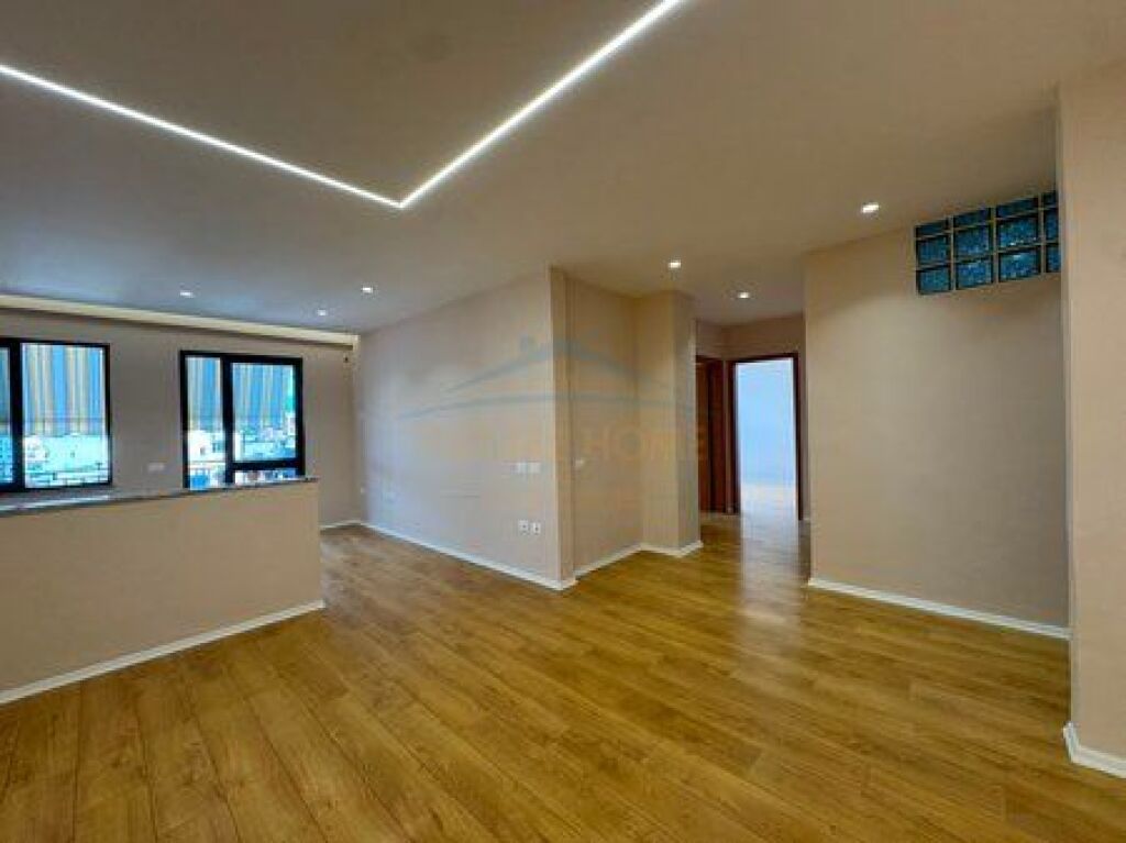 Shitet , Apartament 2+1, Ali Demi, Tirane .