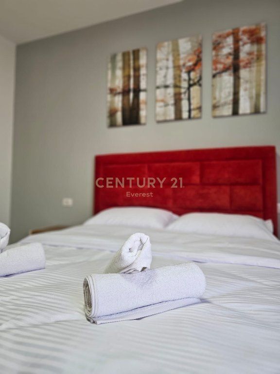 AMERIKAN 2, APARTAMENT 1+1 TOTALISHT I MOBILUAR PER QIRA 500 € /Muaj