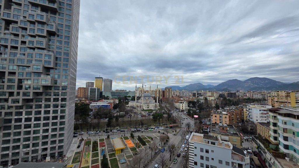SUPER DUPLEX 326 M2 IN AFFITTO IN VIA ELBASAN!
