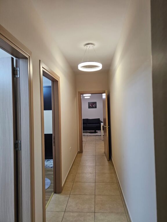 Appartamento 2+1, Via 5 Maji!