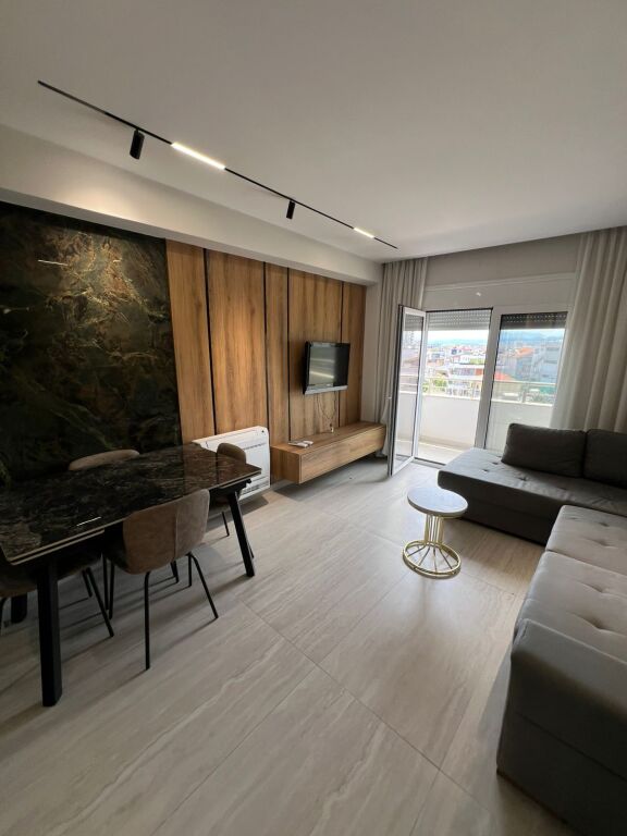 Shitet Apartament 2+1 në Lagjen 17, pranë Ujësjellësit, Durrës