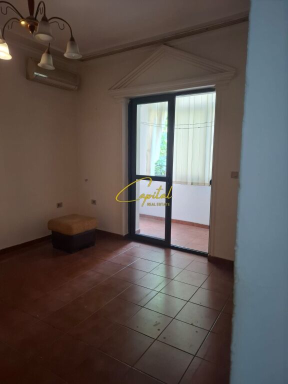 FOR SALE APARTMENT 4+1+2 KAVAJES STREET 245,000 EURO