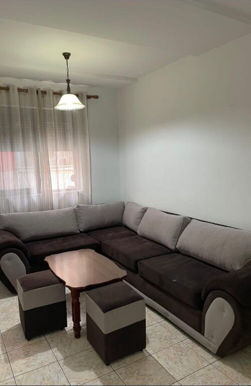 🏡 Affittasi appartamento 1+1  📍 Incrocio tra la via “Him Kolli” e “Myslym Shyri”💰 Affitto: 50.000 lek/mese