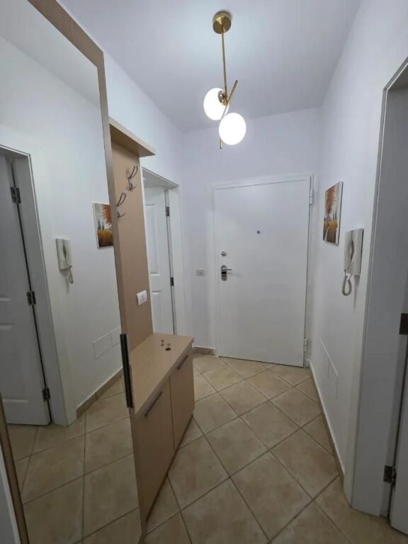 Jepet me qira apartament 1+1 në Ish-Ekspozitë, përballë Grepit të Artë