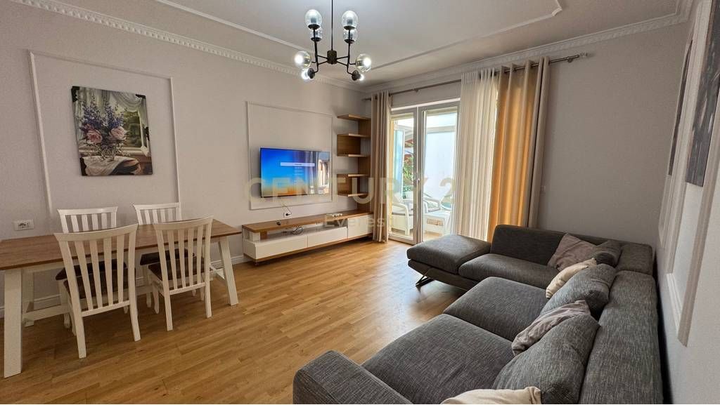 🏡 Shitet apartament 3+1 me post parkimi pranë Kopshtit Zoologjik!
