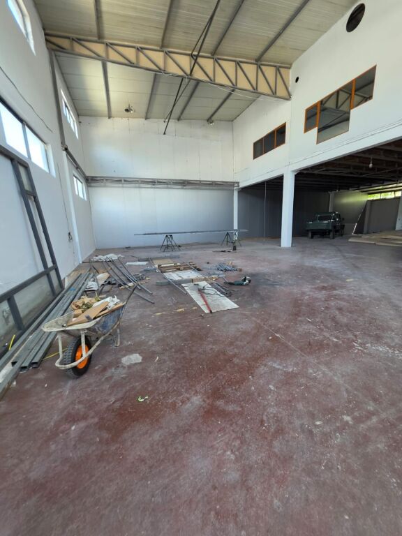 Tirana-Durres Highway, Warehouse 300m2 for rent