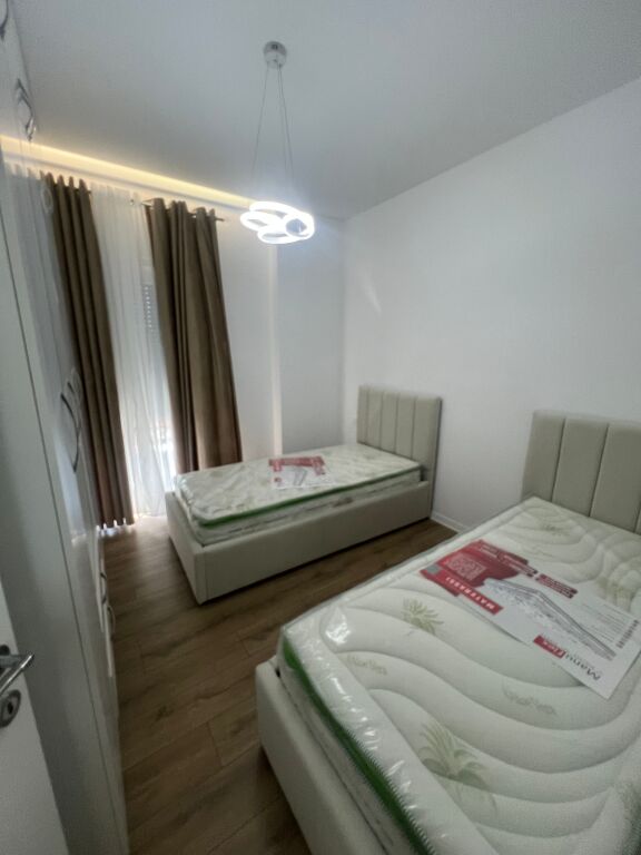 Jepet me qira apartamet 2+1 Rezidenza “Porta Tirana e Re”, Sauk