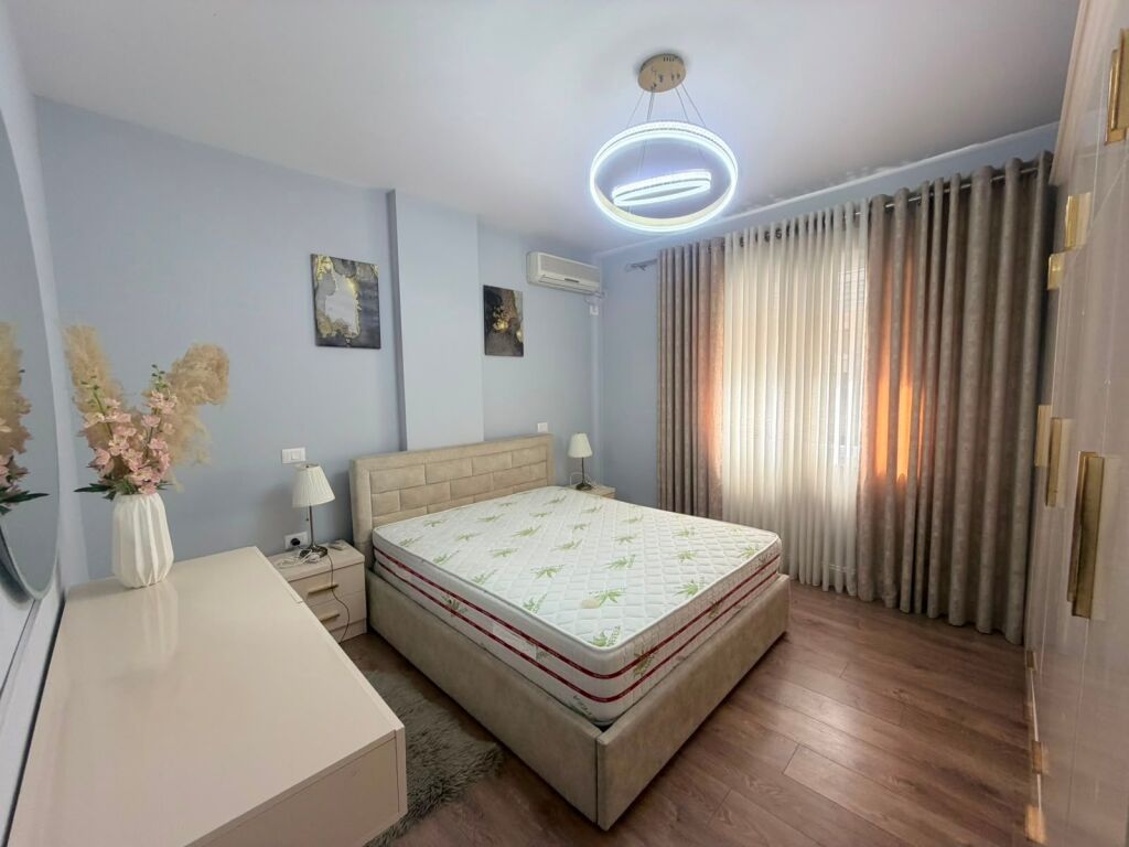 Affittasi Appartamento 2+1+1 Balcone SCUOLA NAIM FRASHERI