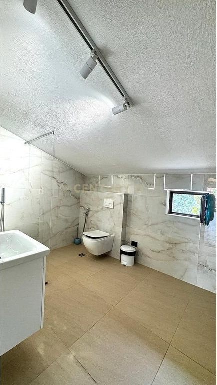 Jepet me qira apartament 3+1+2 tualete tek Vilat Gjermane!