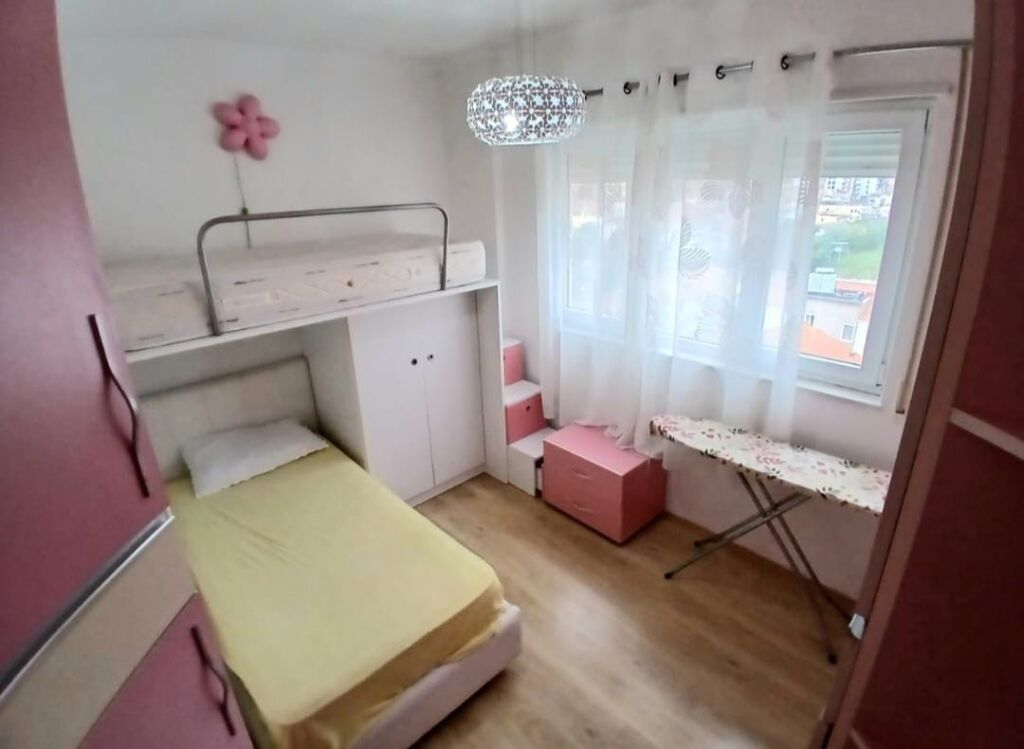 Jepet me qira 2+1 Ali Demi 550 mije leke