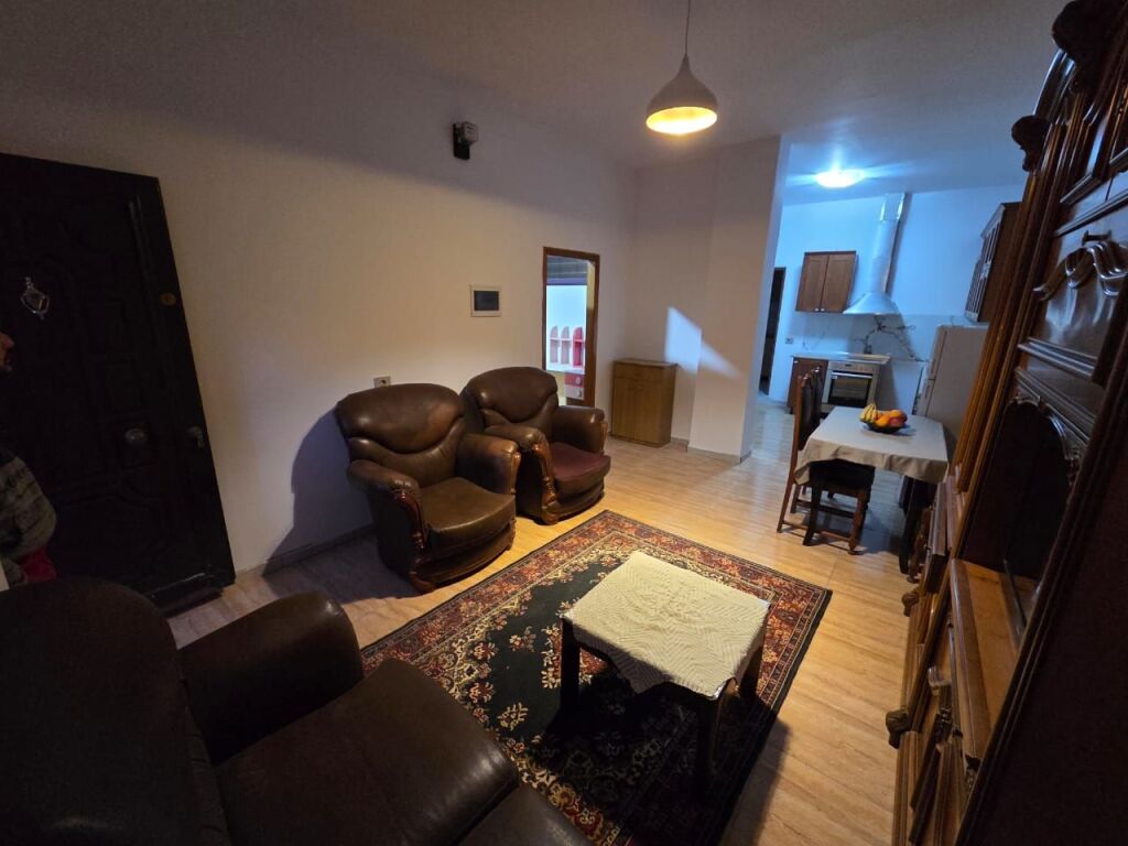 Qera | Vilë 2 + 1 | Rruga Jordan Misja | 450 €/muaj