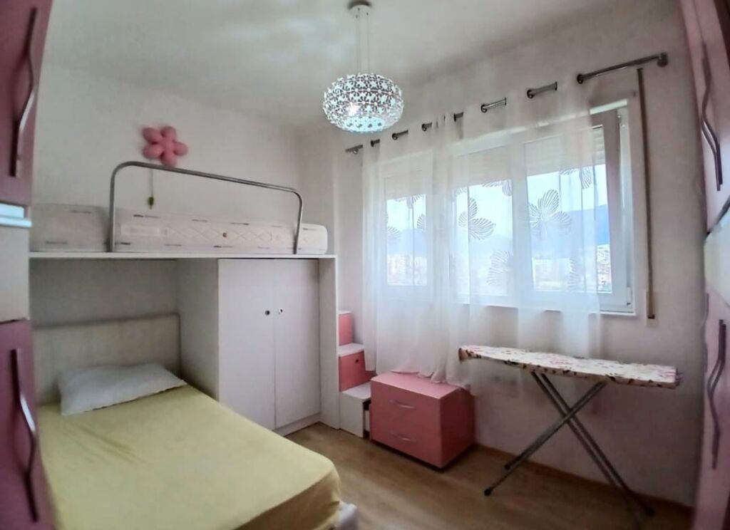 Jepet me qira 2+1 Ali Demi 550 mije leke