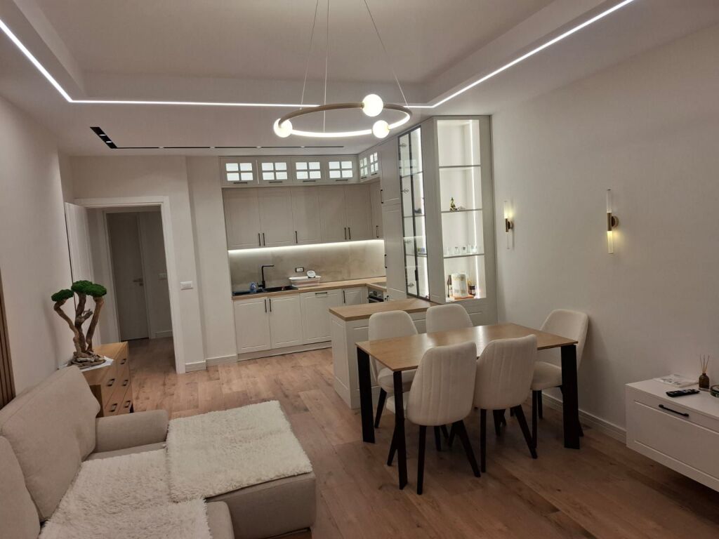Jepet me qira apartament 2+1+2