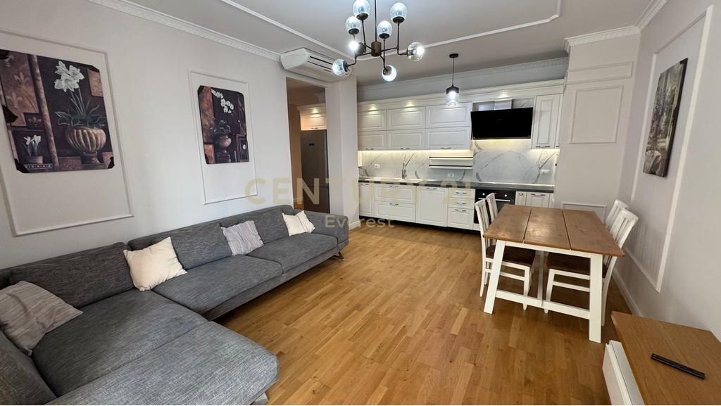 🏡 Shitet apartament 3+1 me post parkimi pranë Kopshtit Zoologjik!