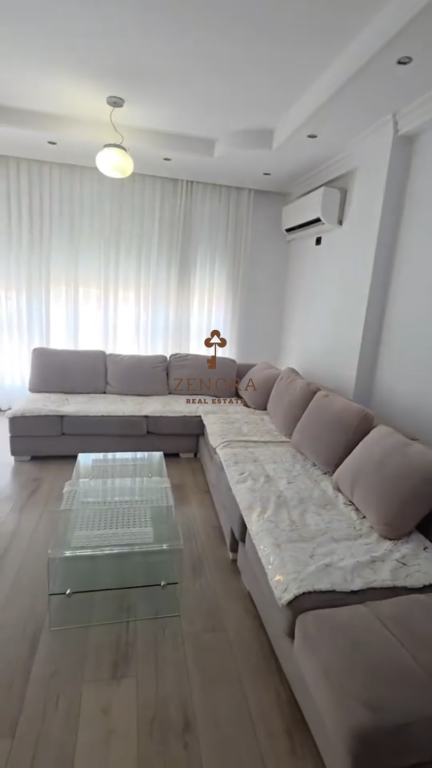 Jepet e qera apartament 2+1 – Bulevardi Zhanë D'Ark (D211015TR)