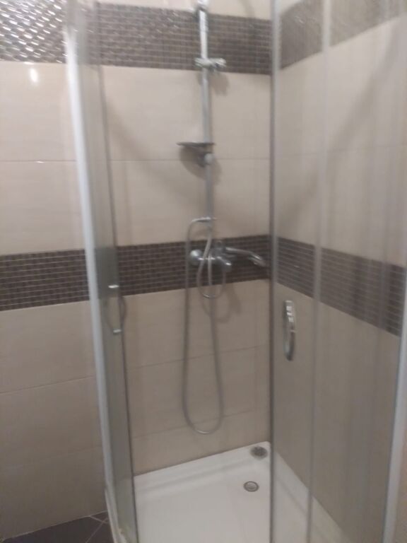 2+1,te bar artisti astir,500 mije leke