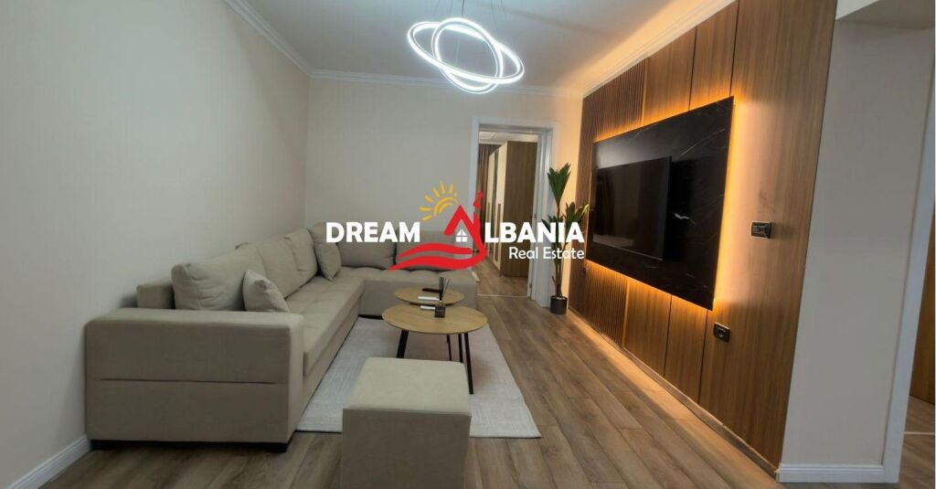 AAppartamento 2+1 con posto auto in affitto vicino al Tribunale di Tirana (ID 5229001)