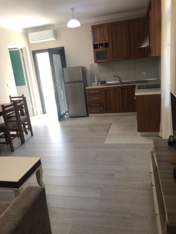 APPARTAMENTO 1+1. 40000 LEKE. EX MERCATO ELETTRICO. COMPLESSO GRAND