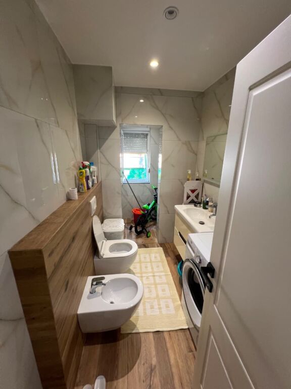 Shitet Apartament 2+1 ne Porcelan