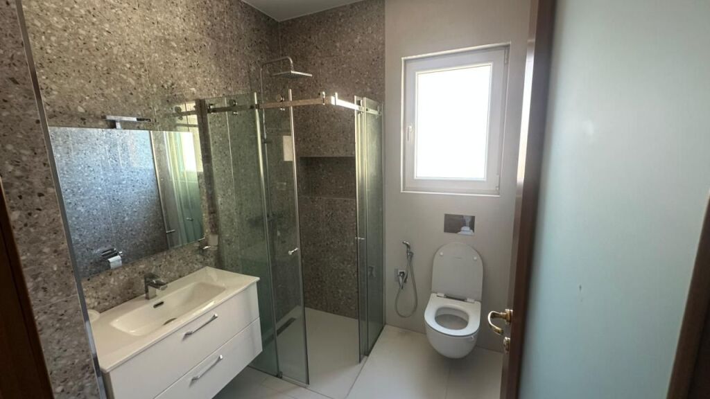 Apartament 3+1 per qira ne Bllok