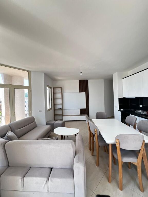 JEPET ME QERA APARTAMENT 2+1+2 PRANE POSTES PLZH, DURRES