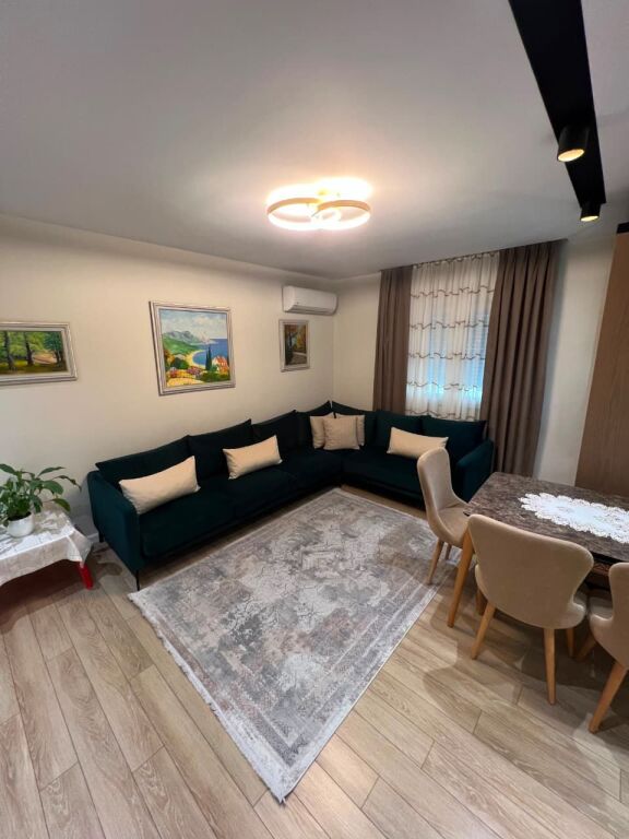 Shitet Apartament 2+1 ne Porcelan