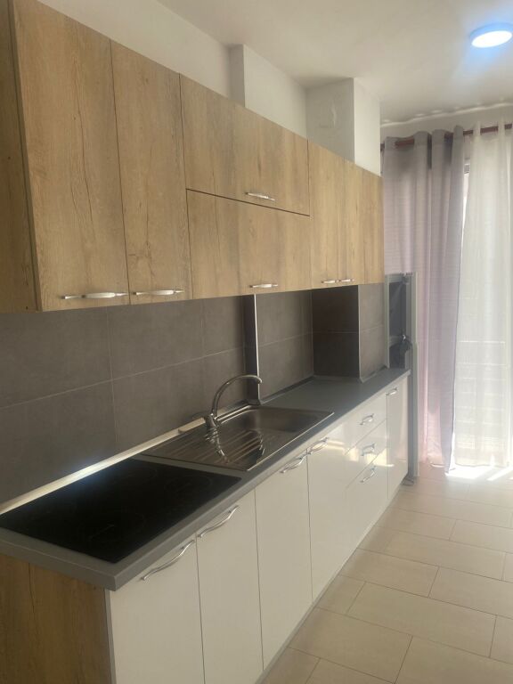 🏡 Apartament 1+1 me qera 📍Don Bosko💰Çmimi: 65.000 lekë/muaj ❗️i diskutueshëm