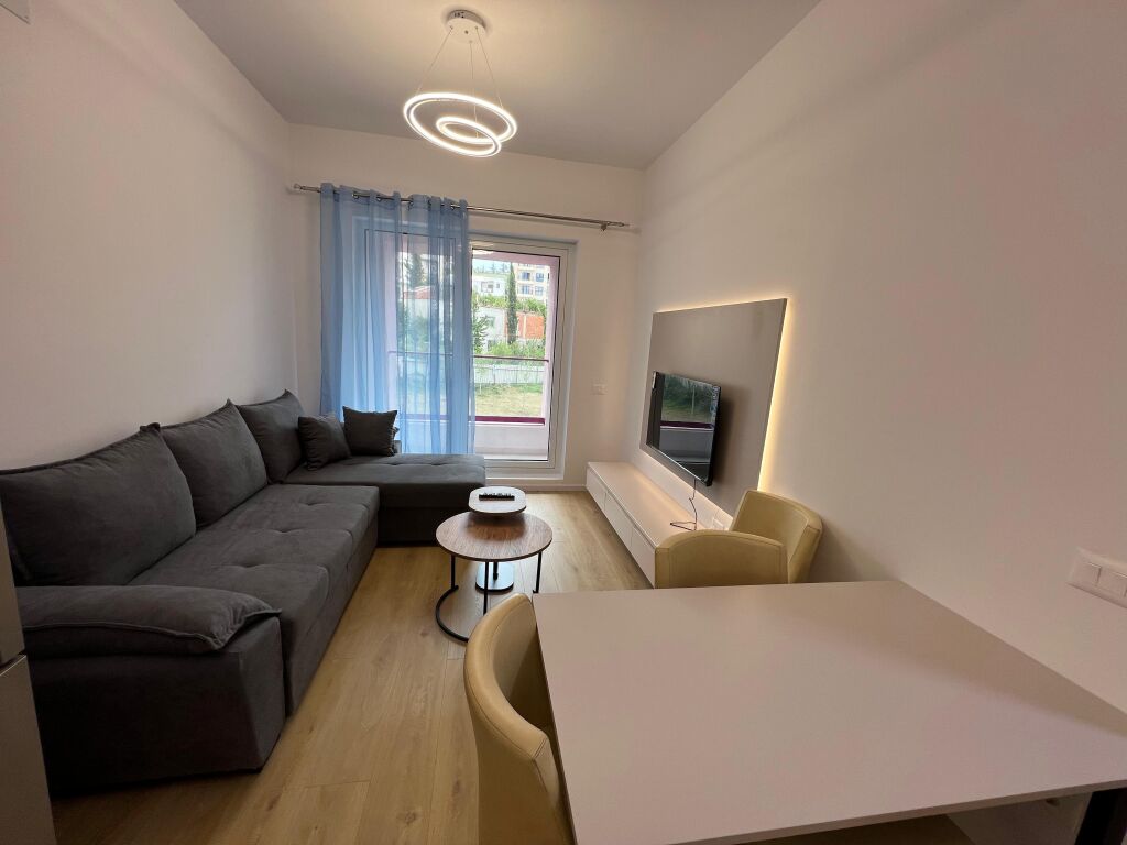 Apartament 1+1+P me qira