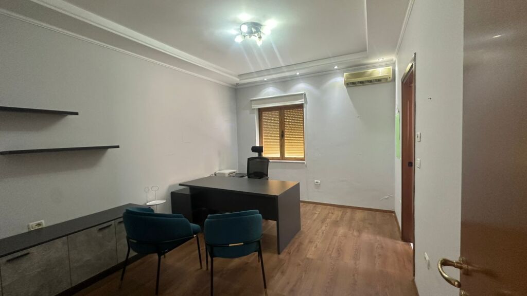 Apartament 3+1 per qira ne Bllok