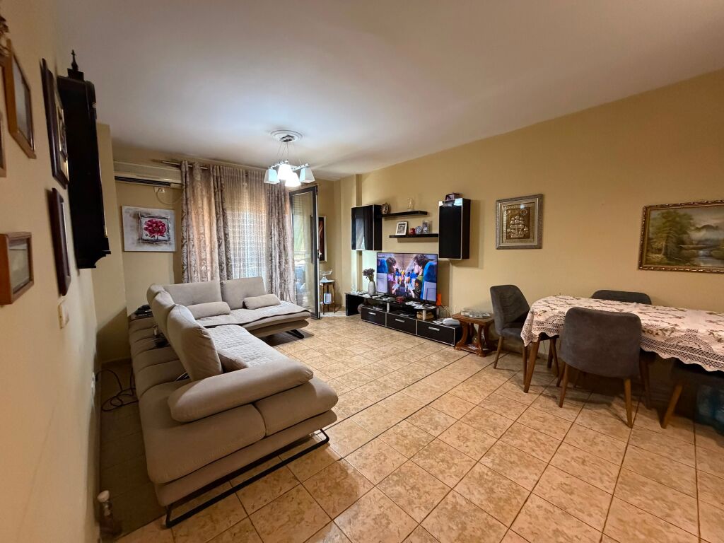 ✨ Shitet Apartament 3+1+2 📍 Rruga e Salës