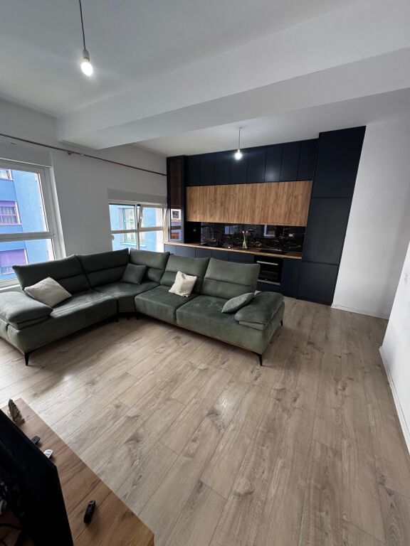 Shitet apartament 2+1+2 (me hipoteke)
