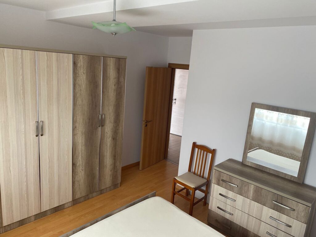 Xhamllik, jepet me qira apartament 1+1! 50.000 Leke