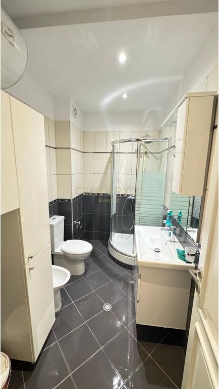 Shesim Apartament 3+1 me Post Parkimi – Kopshti Zoologjik, Rr. Eduart Mano 340,000 €